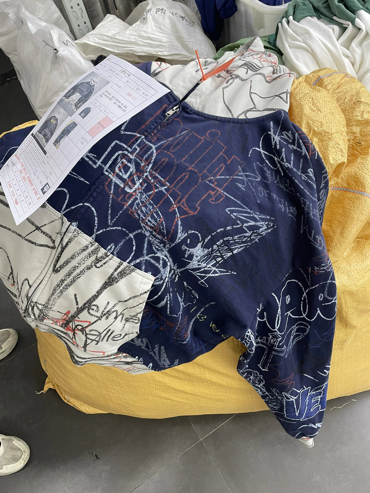 VELMARA GALLERY Signature Hoodie ￼